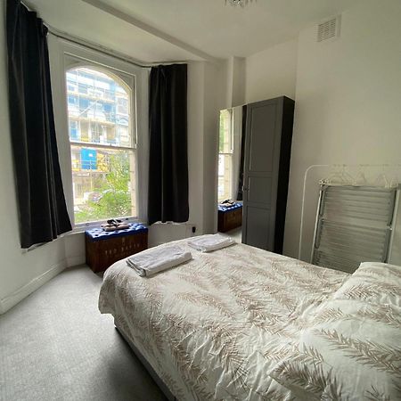 Bustling Western Apartment 伦敦 外观 照片